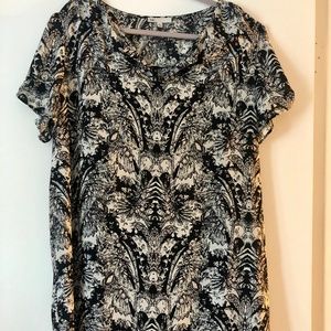 Black and Cream V-Neck Shift Dress (Nordstrom)